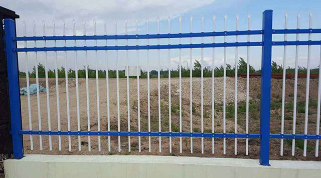 内蒙古三横杆围墙护栏安装图片1