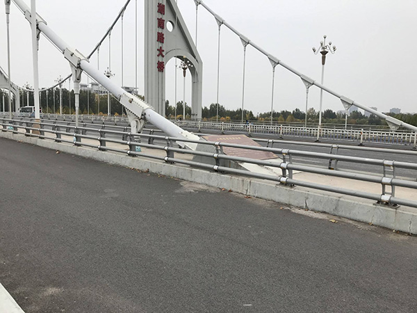 桥梁防撞护栏图片2
